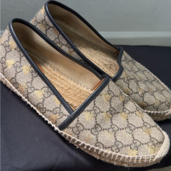 Gucci GG Supreme Bee Espadrilles - Picture 1 of 2